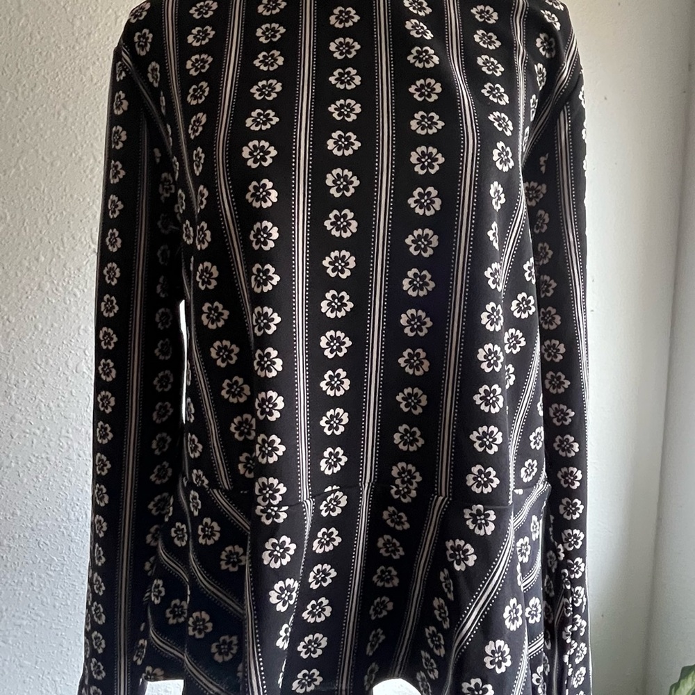 Ann Taylor Black and Cream Patterned Blouse